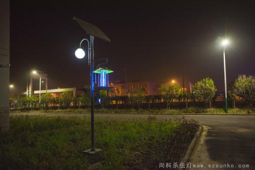 殺蟲燈發光的圖片，太陽能殺蟲燈光源顏色